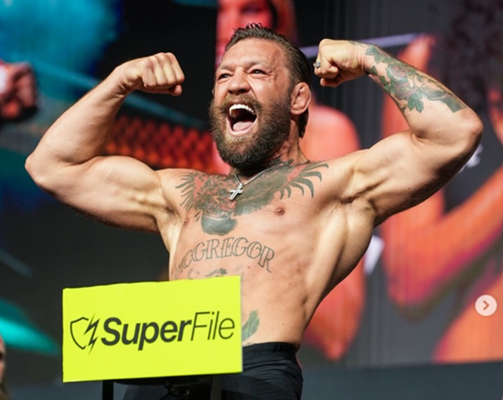 McGregor usou as redes sociais no dia do aniversário para reafirmar que pretende retornar ao octógono depois da cirurgia no joelho (Foto: Reprodução/UFC)
