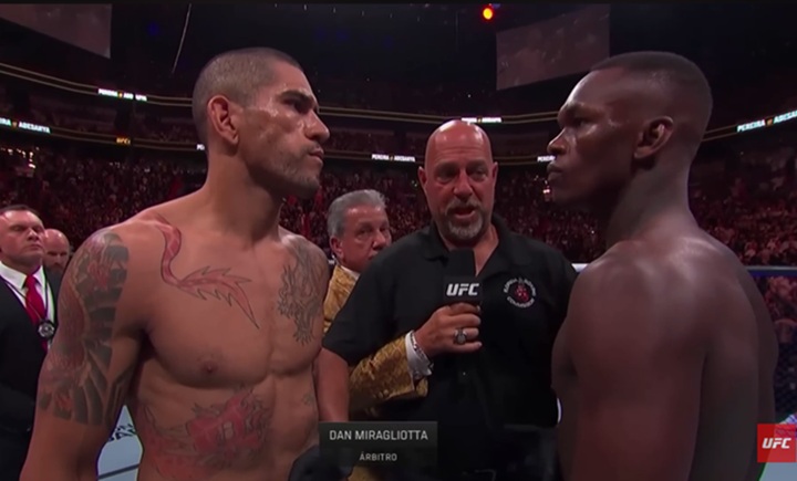 Adesanya afirmou que machucou o joelho dez dias antes do UFC 287, mas decidiu manter a luta por considerar a oportunidade única (Foto: Reprodução/UFC)