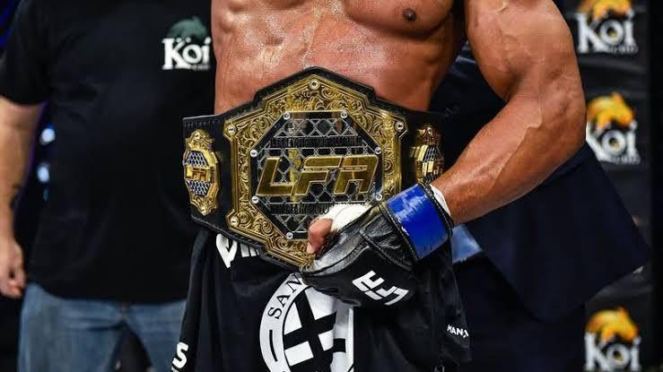 Vinicius Pires e Rafael Pereira disputam cinturão na luta principal do LFA 241 (Foto: Divulgação)