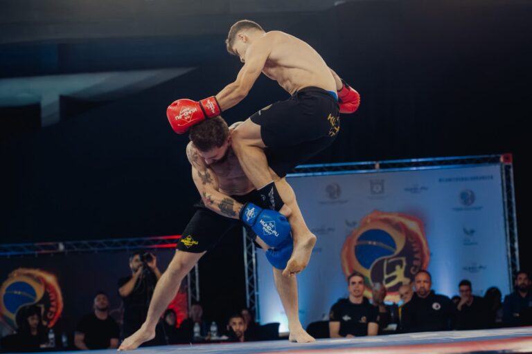 Edição 44 do Kung-Fu Fight consagrou o campeão Victor Henrique (Foto: Divulgação)