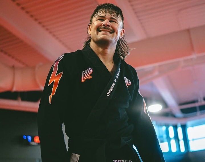 Diego Lopes cancela participação no torneio da IBJJF após avançar nas negociações para definir seu próximo compromisso no UFC (Foto: Reprodução/@sianya___film)