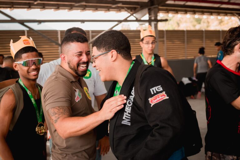 Deputado estadual Yuri Moura marcou presença no Estadual da FJJE, em Petrópolis (Foto: Divulgação)