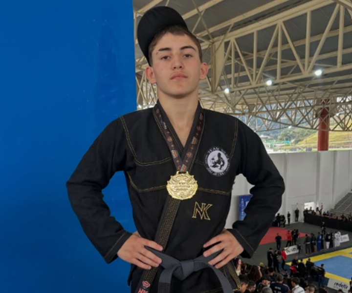 Christian Monteiro, de apenas 15 anos, entrará em ação para a disputa de uma superluta no Turris Invitational, em novembro (Foto: Reprodução)